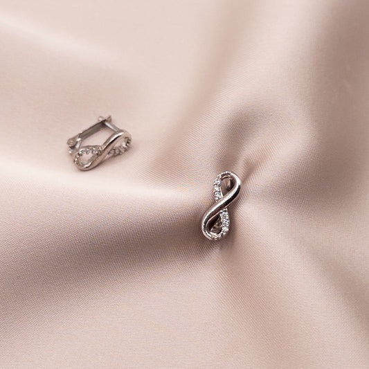 Серьги из серебра с цирконом