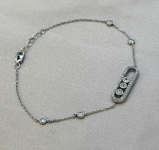 White gold bracelet with zircon