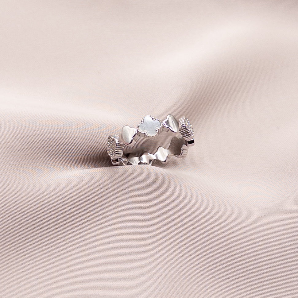Mother-of-pearl silver set