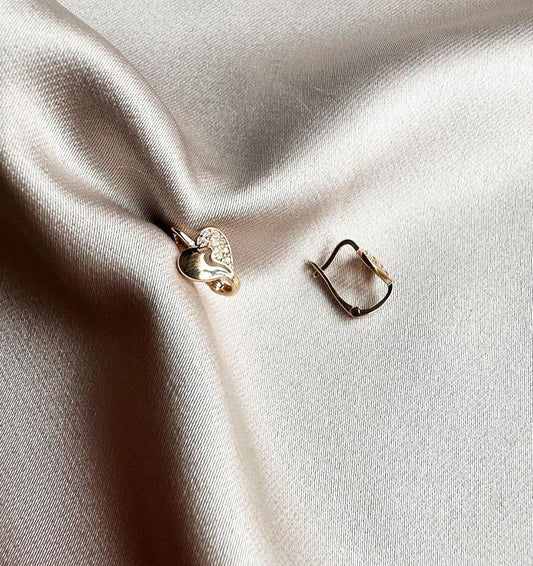 Rose gold earrings with zircon