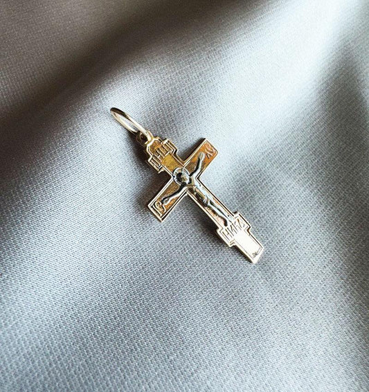 Крестик из розового золота