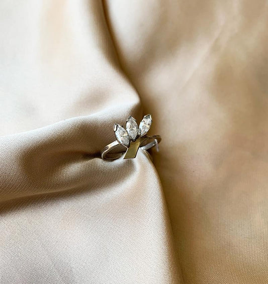 Inel din argint cu inserții de aur și zirconiu