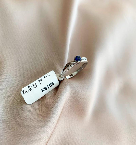 Inel din aur alb cu diamant și safir de 0,32 ct