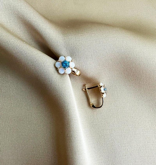 Rose gold earrings with opal