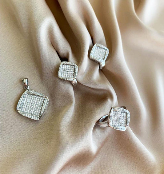 Silver set with cubic zirconia