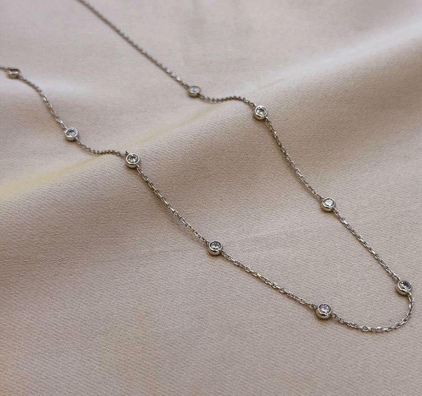 Колье из белого золота с цирконом