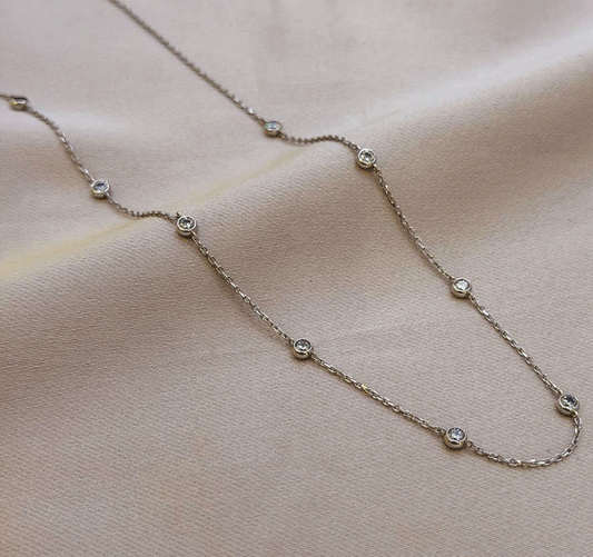 Колье из белого золота с цирконом