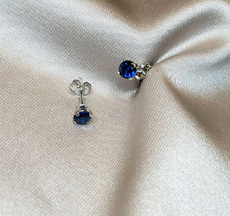 Серьги из серебра с цирконом