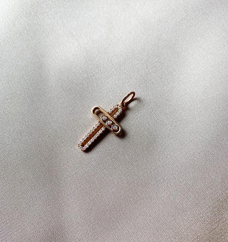 Cruce din aur roz cu zirconiu