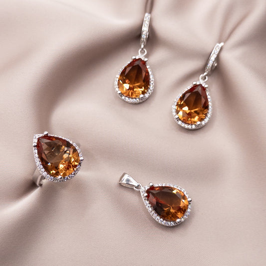 Silver set with cubic zirconia
