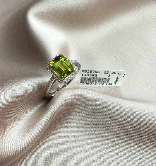 White gold ring with a diamond and a 1.89ct hydrothermal tourmaline