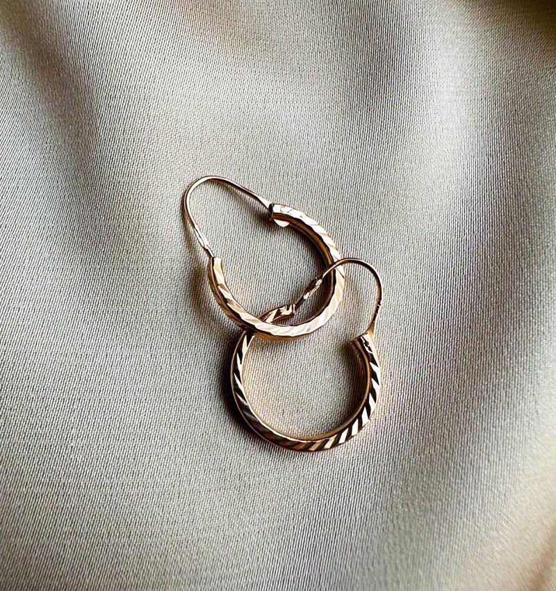 Rose gold earrings with zircon