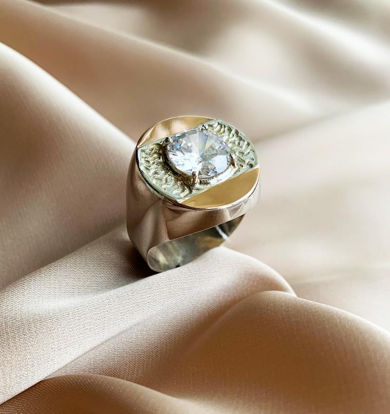 Inel din argint cu inserții de aur și zirconiu