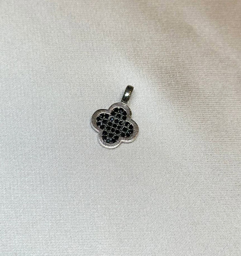 Pandantiv din argint cu inserții aurii