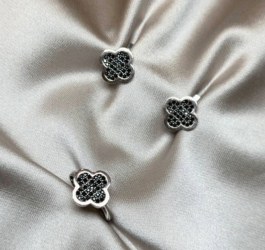 Set of Silver with gold inserts and onyx