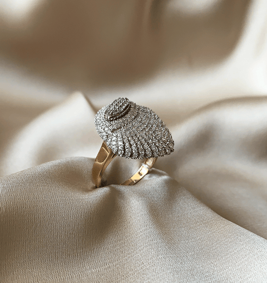 Rose gold ring with zircon