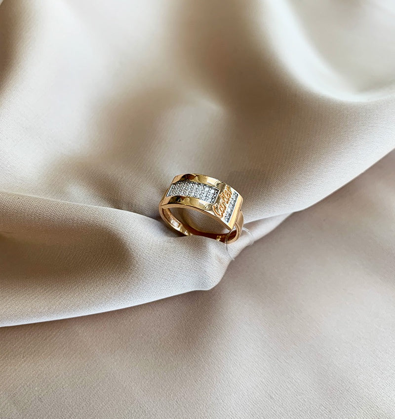 Rose gold ring with zircon