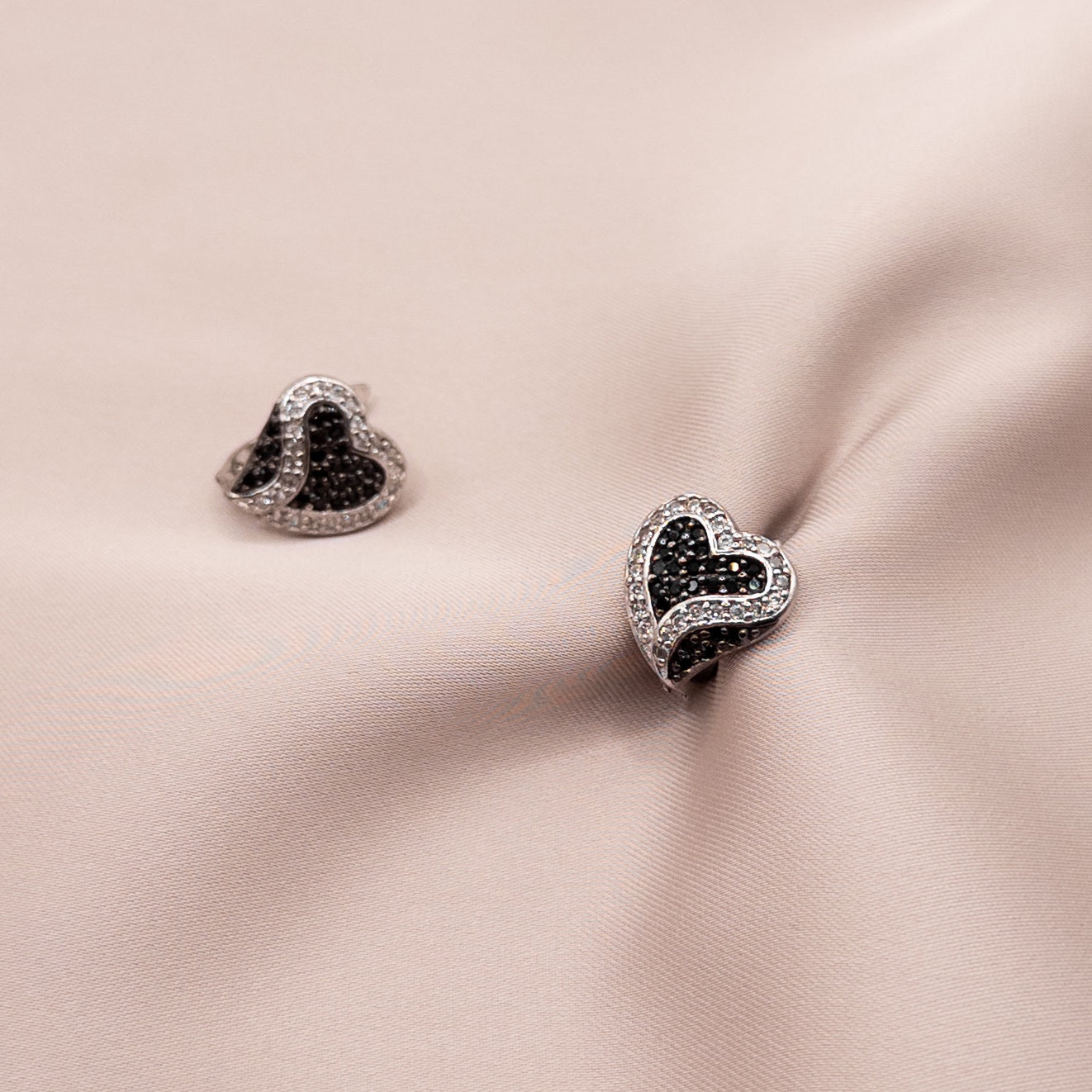 Серьги из серебра с цирконом