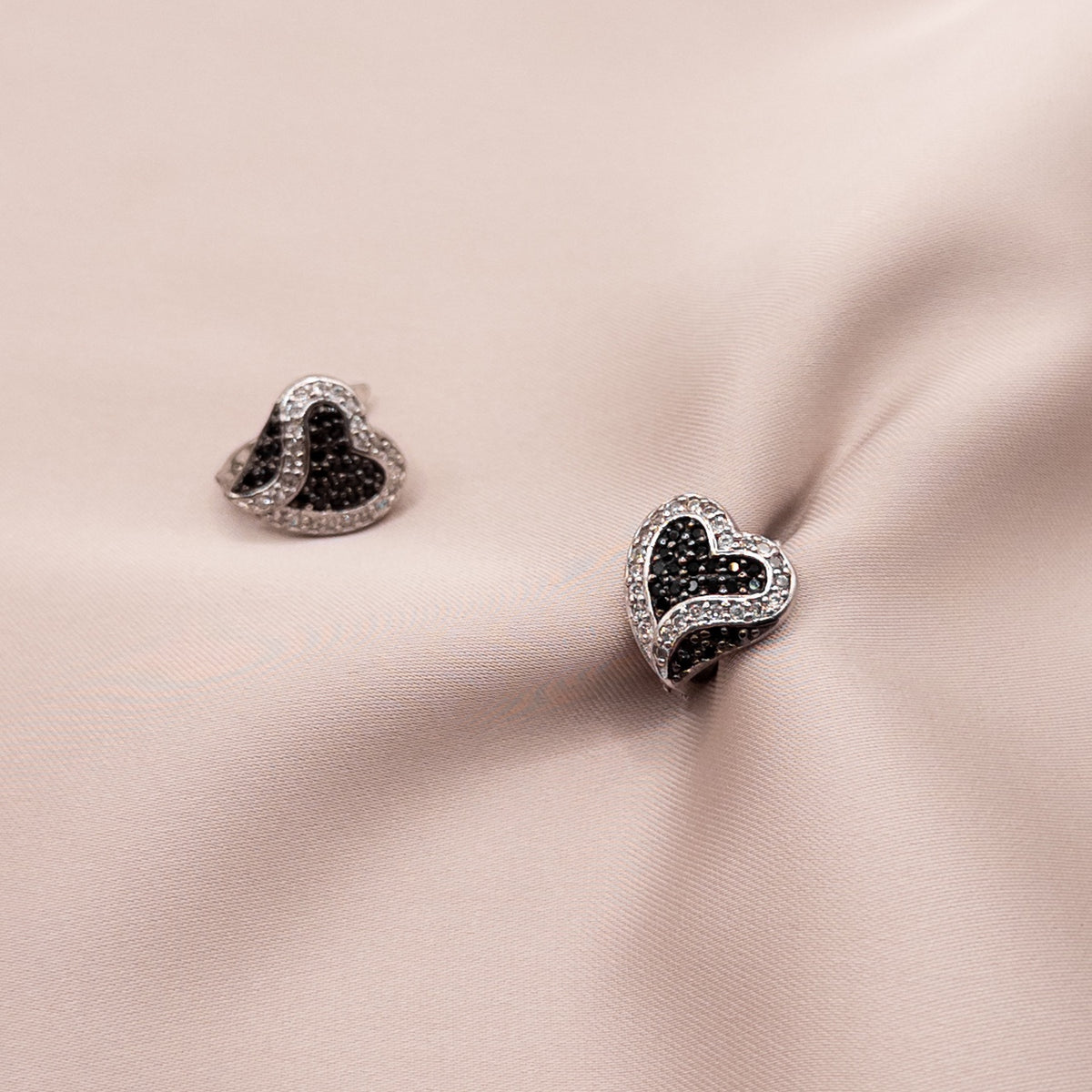 Серьги из серебра с цирконом