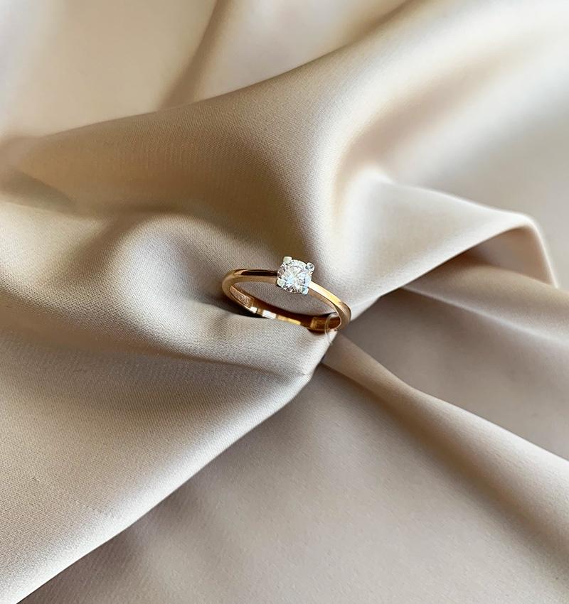 Помолвочное кольцо из розового золота