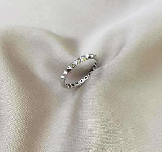 White gold ring with zircon