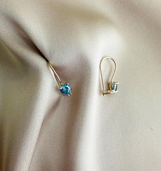 Rose gold earrings with zircon