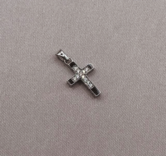 Крестик из белого золота с цирконом