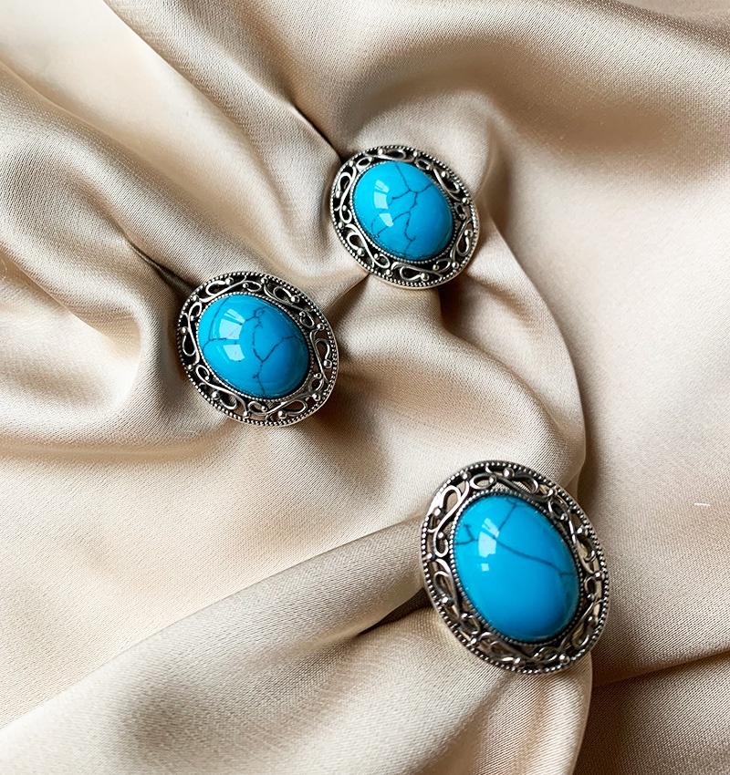 Silver set with turquoise