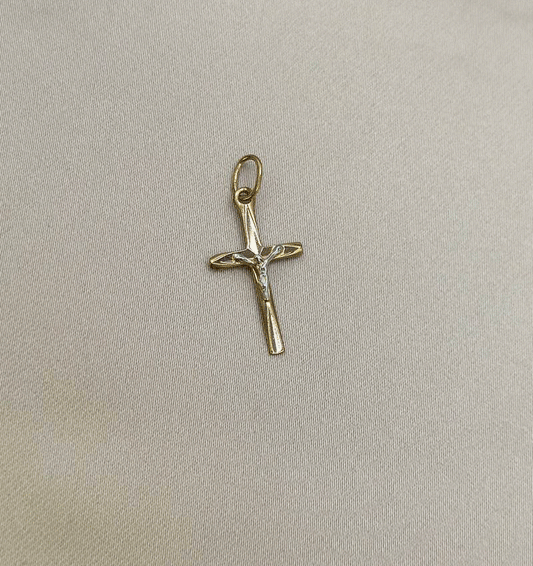 Крестик из розового золота с цирконом