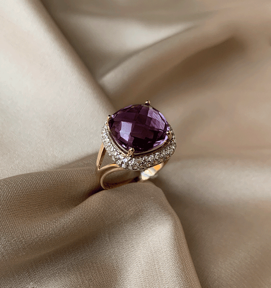 Yellow gold ring with zircon and amethyst