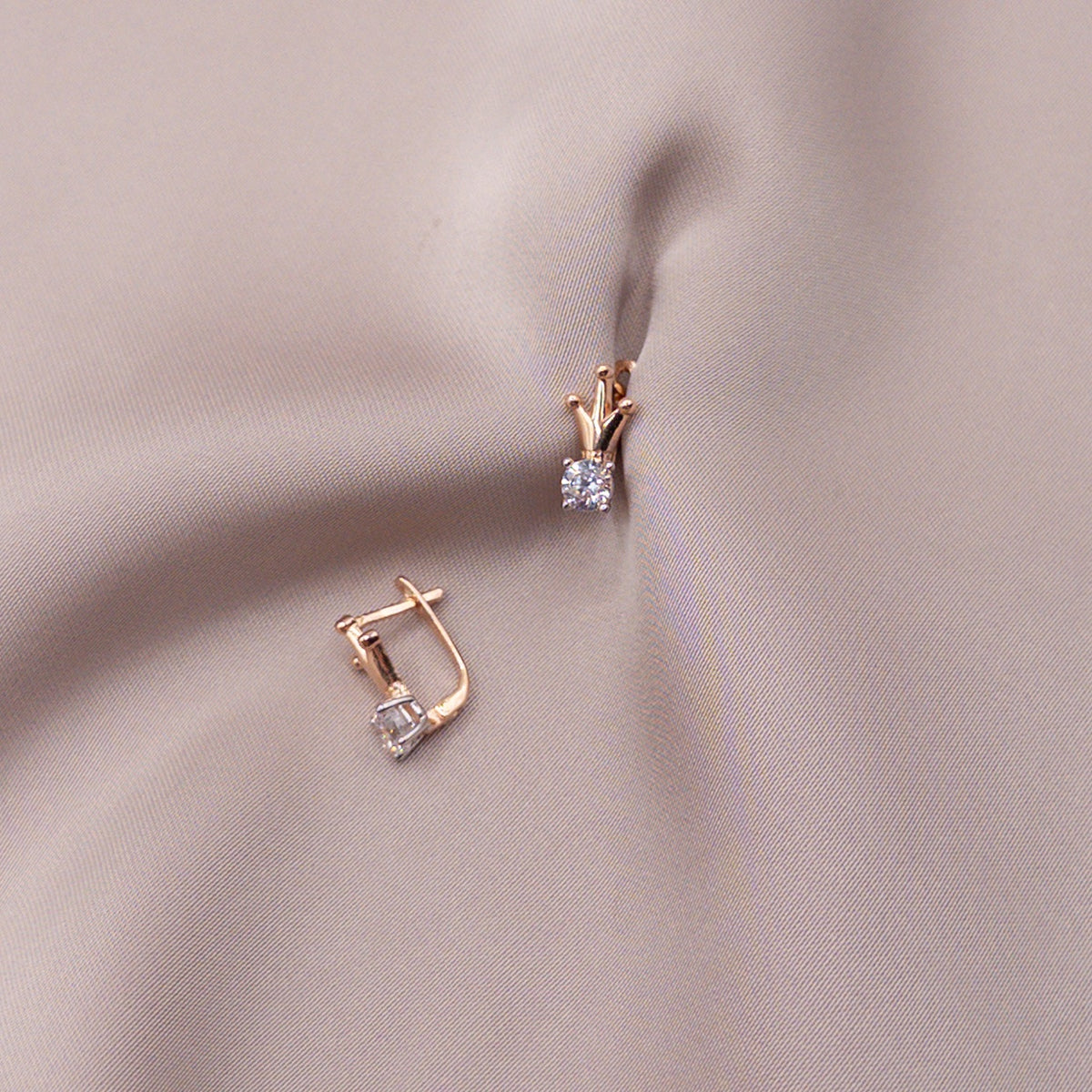 Rose gold earrings with cubic zirconia