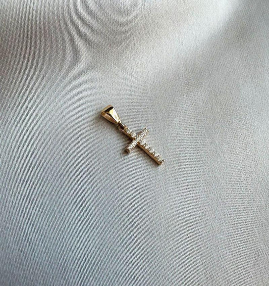 Крестик из розового золота с цирконом