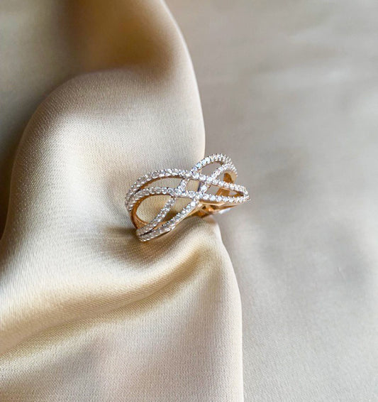 Rose gold ring with zircon