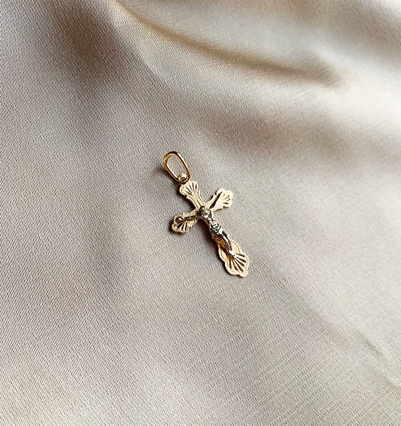 Крестик из розового золота