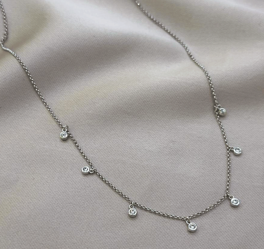 Rose gold necklace with pearls