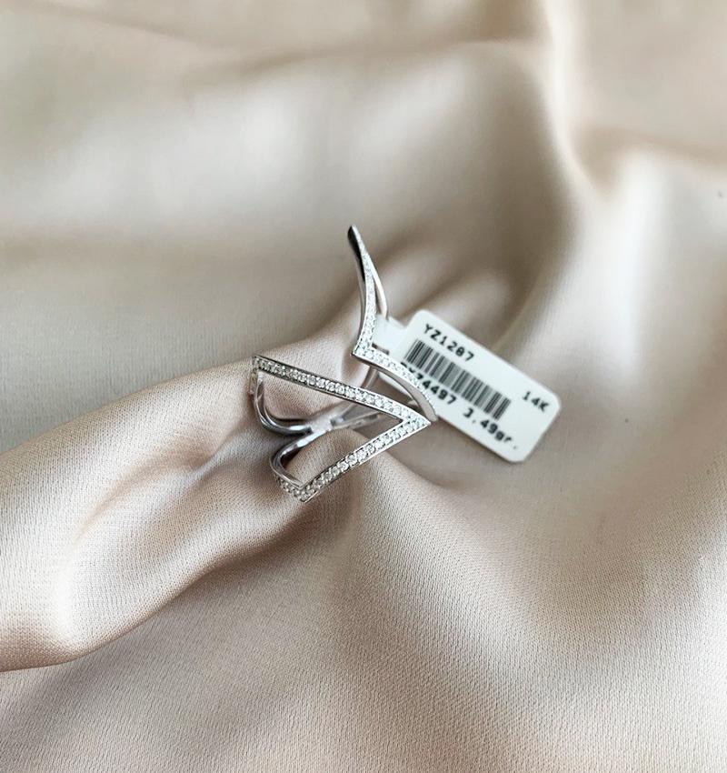 Inel din aur alb cu diamant de 0,37 ct