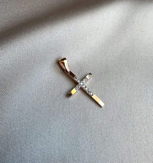 Крестик из розового золота с цирконом