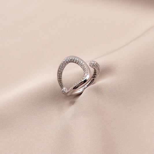 White gold ring with cubic zirconia