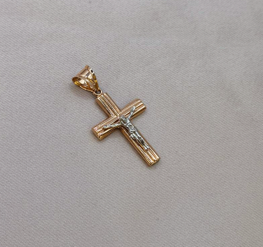 Cruce din aur roz