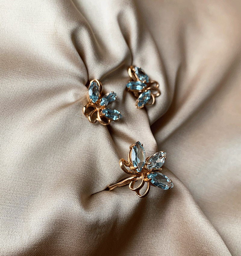 Rose gold set with topaz