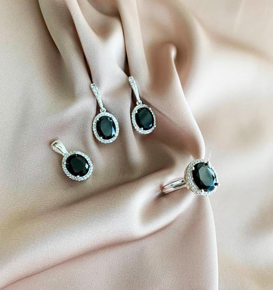 Сет из серебра с цирконом и ониксом