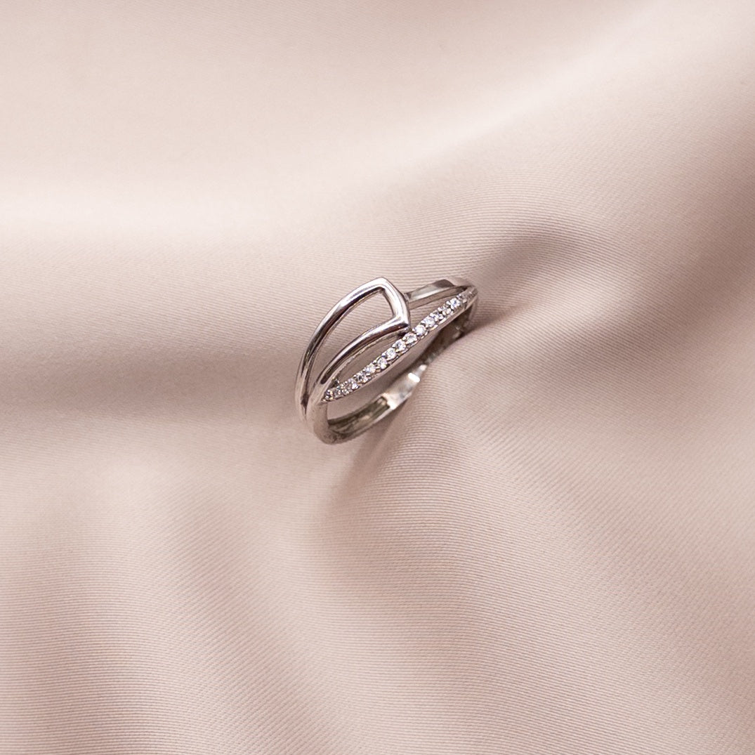 Sterling silver ring with zircon