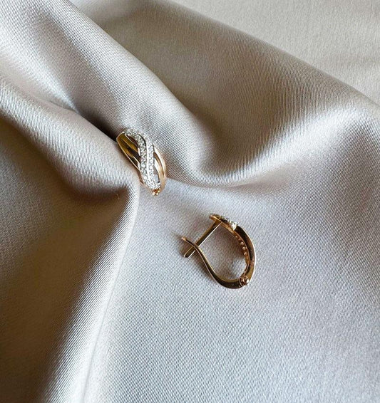 Rose gold earrings with zircon