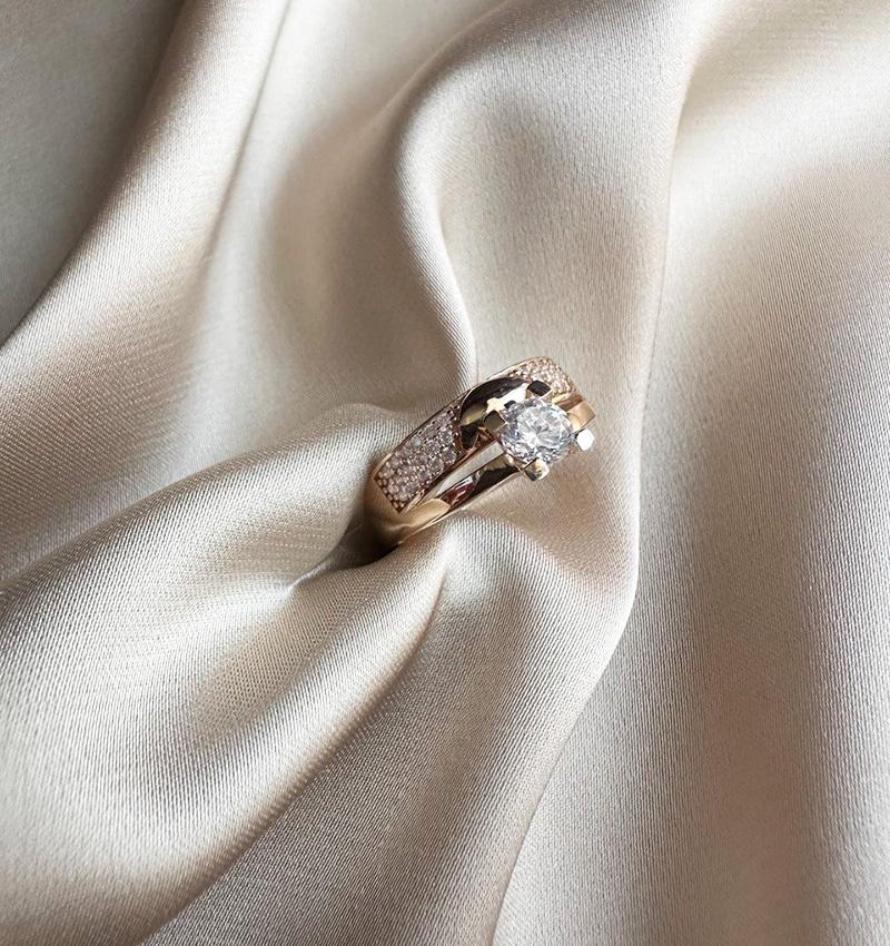 Помолвочное кольцо из розового золота