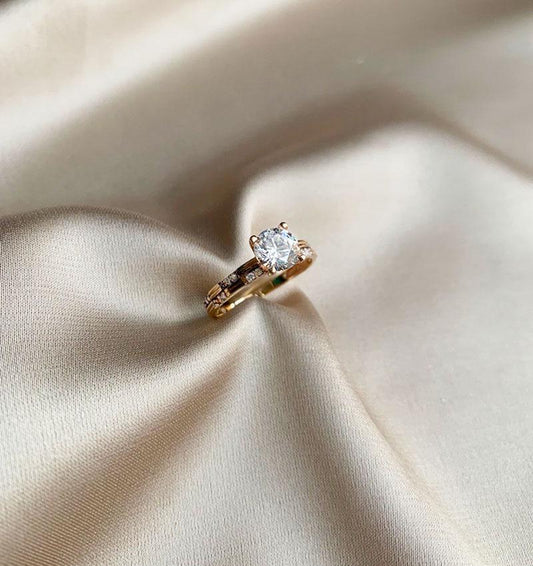 Помолвочное кольцо из розового золота