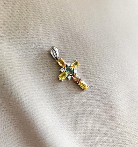 White gold cross with a diamond and sapphire of 1.78 carats