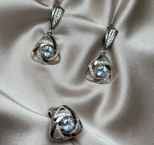 Сет из серебра с золотыми вставками с цирконом