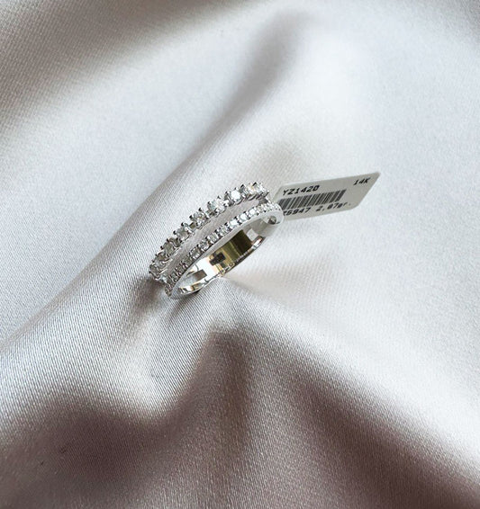 White gold ring with 0.36ct diamond