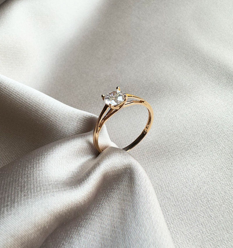 Помолвочное кольцо из розового золота