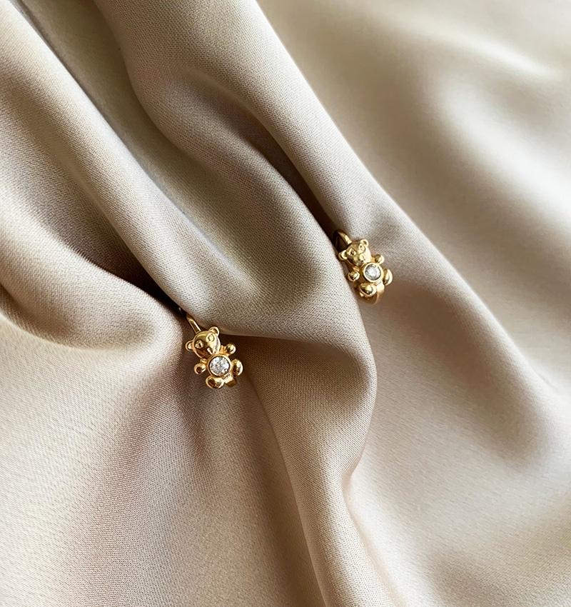 Rose gold earrings with zircon